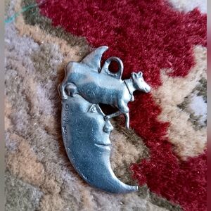 SEAGULL PEWTER 1991 The Cow Jumped Over The Moon Pewter Pendant